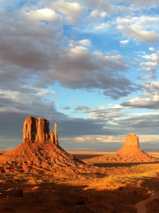 Heidi travels usa monument valley